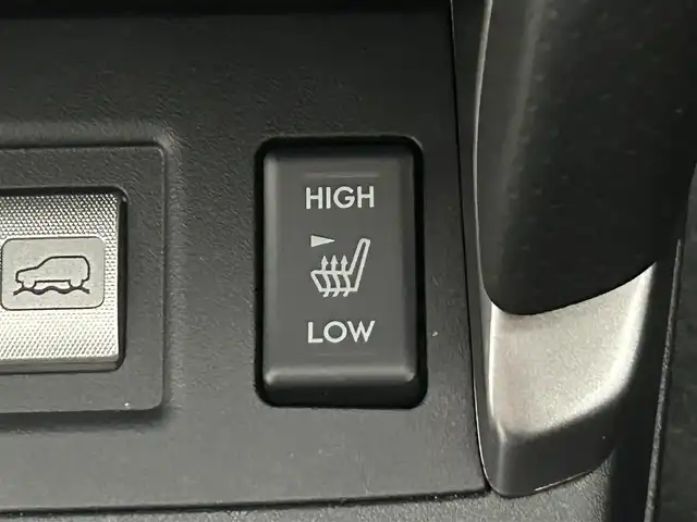 スバル フォレスター スタイルモダン 道央・札幌 2017(平29)年 6.8万km クリスタルブラックシリカ ・４WD/・ダイヤトーンサウンド７型ナビ/　CD/DVD/SD/BT/USB/フルセグTV/・バックカメラ/・ドライブレコーダー前方/・ビルトインETC/・アイサイト/　衝突被害軽減ブレーキ/　レーンキープアシスト/　先行車発進お知らせ/　後退速度リミッター/　スバルリヤビークルディテクション/　全車速追従式クルーズコントロール/・ブラインドスポットモニター/・アイドリングストップ/・X-MODE/・SI-DRIVE/・ヒルスタートアシスト/・オートライト/・LEDヘッドライト/・フォグランプ/・ミラーウィンカー/・ドアバイザー/・ヘッドランプウォッシャー/・ハーフレザーシート/・全席シートヒーター/・D+N席パワーシート/・プッシュスタート/・スマートキー/・スペアキー/・純正１７インチAW　