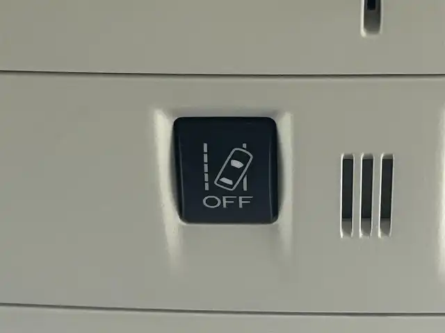 スバル フォレスター スタイルモダン 道央・札幌 2017(平29)年 6.8万km クリスタルブラックシリカ ・４WD/・ダイヤトーンサウンド７型ナビ/　CD/DVD/SD/BT/USB/フルセグTV/・バックカメラ/・ドライブレコーダー前方/・ビルトインETC/・アイサイト/　衝突被害軽減ブレーキ/　レーンキープアシスト/　先行車発進お知らせ/　後退速度リミッター/　スバルリヤビークルディテクション/　全車速追従式クルーズコントロール/・ブラインドスポットモニター/・アイドリングストップ/・X-MODE/・SI-DRIVE/・ヒルスタートアシスト/・オートライト/・LEDヘッドライト/・フォグランプ/・ミラーウィンカー/・ドアバイザー/・ヘッドランプウォッシャー/・ハーフレザーシート/・全席シートヒーター/・D+N席パワーシート/・プッシュスタート/・スマートキー/・スペアキー/・純正１７インチAW　