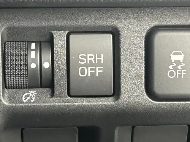 スバル フォレスター スタイルモダン 道央・札幌 2017(平29)年 6.8万km クリスタルブラックシリカ ・４WD/・ダイヤトーンサウンド７型ナビ/　CD/DVD/SD/BT/USB/フルセグTV/・バックカメラ/・ドライブレコーダー前方/・ビルトインETC/・アイサイト/　衝突被害軽減ブレーキ/　レーンキープアシスト/　先行車発進お知らせ/　後退速度リミッター/　スバルリヤビークルディテクション/　全車速追従式クルーズコントロール/・ブラインドスポットモニター/・アイドリングストップ/・X-MODE/・SI-DRIVE/・ヒルスタートアシスト/・オートライト/・LEDヘッドライト/・フォグランプ/・ミラーウィンカー/・ドアバイザー/・ヘッドランプウォッシャー/・ハーフレザーシート/・全席シートヒーター/・D+N席パワーシート/・プッシュスタート/・スマートキー/・スペアキー/・純正１７インチAW　