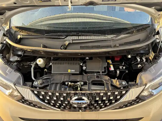 日産 ルークス オーテック 滋賀県 2022(令4)年 0.3万km フローズンバニラパール ワンオーナー/９型純正ナビ/・Bluetooth/フルセグ/HDMI/アラウンドビューモニター/ステアリングリモコン/ETC/前後ドライブレコーダー/片側パワースライドドア/ハーフレザーシート/LEDオートライト/フォグライト/エマージェンシーブレーキ/先行車発進お知らせ/車線逸脱警報装置/ふらつき検知/スマートキー