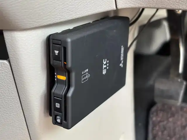 日産 ルークス オーテック 滋賀県 2022(令4)年 0.3万km フローズンバニラパール ワンオーナー/９型純正ナビ/・Bluetooth/フルセグ/HDMI/アラウンドビューモニター/ステアリングリモコン/ETC/前後ドライブレコーダー/片側パワースライドドア/ハーフレザーシート/LEDオートライト/フォグライト/エマージェンシーブレーキ/先行車発進お知らせ/車線逸脱警報装置/ふらつき検知/スマートキー