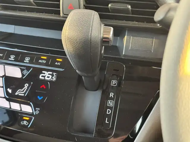 日産 ルークス オーテック 滋賀県 2022(令4)年 0.3万km フローズンバニラパール ワンオーナー/９型純正ナビ/・Bluetooth/フルセグ/HDMI/アラウンドビューモニター/ステアリングリモコン/ETC/前後ドライブレコーダー/片側パワースライドドア/ハーフレザーシート/LEDオートライト/フォグライト/エマージェンシーブレーキ/先行車発進お知らせ/車線逸脱警報装置/ふらつき検知/スマートキー