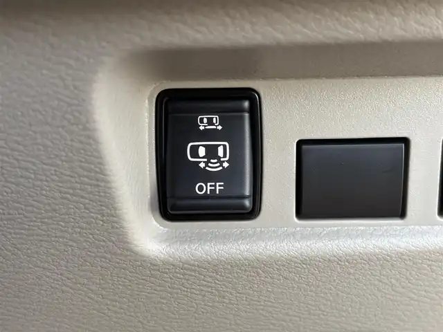 日産 ルークス オーテック 滋賀県 2022(令4)年 0.3万km フローズンバニラパール ワンオーナー/９型純正ナビ/・Bluetooth/フルセグ/HDMI/アラウンドビューモニター/ステアリングリモコン/ETC/前後ドライブレコーダー/片側パワースライドドア/ハーフレザーシート/LEDオートライト/フォグライト/エマージェンシーブレーキ/先行車発進お知らせ/車線逸脱警報装置/ふらつき検知/スマートキー