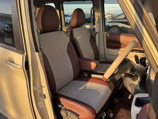 日産 ルークス オーテック 滋賀県 2022(令4)年 0.3万km フローズンバニラパール ワンオーナー/９型純正ナビ/・Bluetooth/フルセグ/HDMI/アラウンドビューモニター/ステアリングリモコン/ETC/前後ドライブレコーダー/片側パワースライドドア/ハーフレザーシート/LEDオートライト/フォグライト/エマージェンシーブレーキ/先行車発進お知らせ/車線逸脱警報装置/ふらつき検知/スマートキー