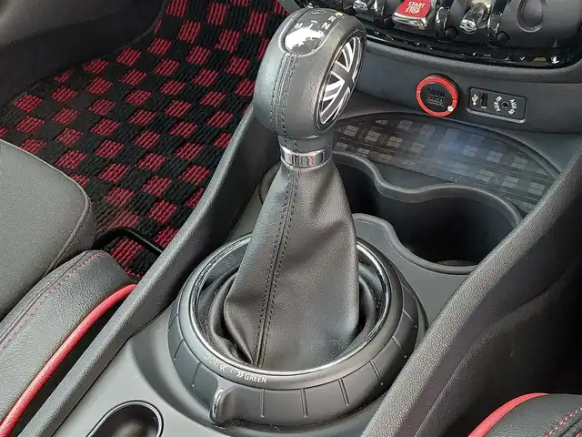 ＭＩＮＩ ミニ クラブマン クーパー S 東京都 2016(平28)年 1.9万km ブレイジングレッドメタリック 純正ナビ/ETC/前後ドライブレコーダー ZDR 017/プッシュスタート/アイドリングストップ/クルーズコントロール/MTモード付きAT/レザー調シートカバー/LEDヘッドライト/オートライト/ドアバイザー/17インチ純正アルミホイール