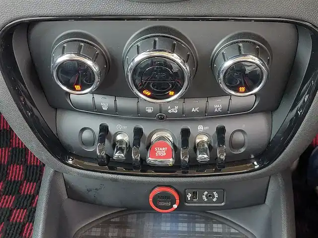 ＭＩＮＩ ミニ クラブマン クーパー S 東京都 2016(平28)年 1.9万km ブレイジングレッドメタリック 純正ナビ/ETC/前後ドライブレコーダー ZDR 017/プッシュスタート/アイドリングストップ/クルーズコントロール/MTモード付きAT/レザー調シートカバー/LEDヘッドライト/オートライト/ドアバイザー/17インチ純正アルミホイール