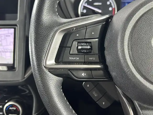 スバル フォレスター ツーリング 佐賀県 2018(平30)年 10.1万km ダークグレーメタリック 純正ナビ/（ＡＭ/ＦＭ/CD/DVD/Bluetooth/フルセグTV）/バックカメラ/ETC/オートエアコン/クルーズコントロール(追従あり)/衝突被害軽減システム/パワーシート/シートメモリ/ステアリングヒーター/シートヒーター/電子パーキングブレーキ/オートブレーキホールド/LEDヘッドライト/盗難防止装置/横滑り防止装置/オートライト/スマートキー/プッシュスタート/USB入力端子/純正フロアマット/純正17インチアルミホイール/ルーフキャリア