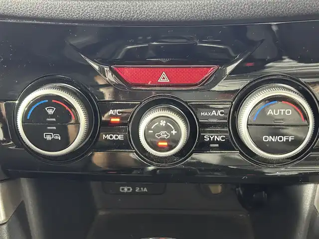 スバル フォレスター ツーリング 佐賀県 2018(平30)年 10.1万km ダークグレーメタリック 純正ナビ/（ＡＭ/ＦＭ/CD/DVD/Bluetooth/フルセグTV）/バックカメラ/ETC/オートエアコン/クルーズコントロール(追従あり)/衝突被害軽減システム/パワーシート/シートメモリ/ステアリングヒーター/シートヒーター/電子パーキングブレーキ/オートブレーキホールド/LEDヘッドライト/盗難防止装置/横滑り防止装置/オートライト/スマートキー/プッシュスタート/USB入力端子/純正フロアマット/純正17インチアルミホイール/ルーフキャリア