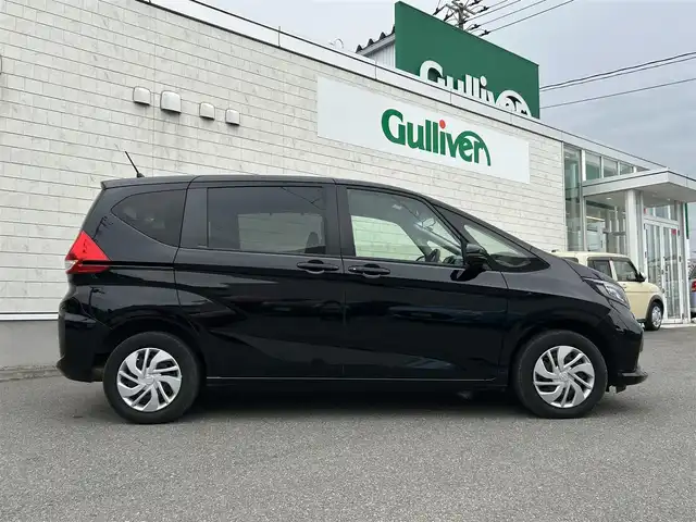 ホンダ フリード G ホンダセンシング 山形県 2020(令2)年 4万km クリスタルブラックパール 禁煙車/4WD/社外メモリーナビ/・フルセグTV/AM/FM/DVD/Bluetooth/アダプティブクルーズコントロール/アイドリングストップ/レーンキープアシスト/標識認識機能/先行車発進お知らせ/衝突被害軽減ブレーキ/横滑り防止装置/盗難防止装置/LEDヘッドライト/オートライト/両側パワースライドドア/バックカメラ/シートヒーター/純正フロアマット/ETC/保証書/取扱説明書