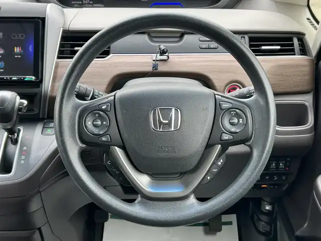 ホンダ フリード G ホンダセンシング 山形県 2020(令2)年 4万km クリスタルブラックパール 禁煙車/4WD/社外メモリーナビ/・フルセグTV/AM/FM/DVD/Bluetooth/アダプティブクルーズコントロール/アイドリングストップ/レーンキープアシスト/標識認識機能/先行車発進お知らせ/衝突被害軽減ブレーキ/横滑り防止装置/盗難防止装置/LEDヘッドライト/オートライト/両側パワースライドドア/バックカメラ/シートヒーター/純正フロアマット/ETC/保証書/取扱説明書