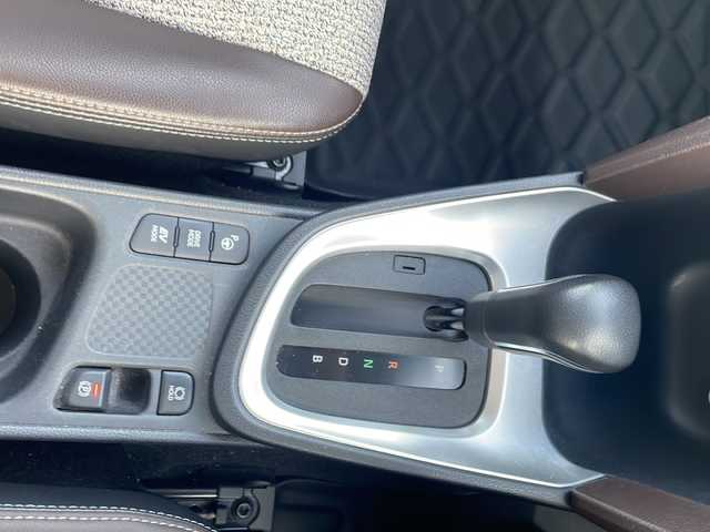 トヨタ ヤリスクロス ハイブリッド Z 千葉県 2021(令3)年 5.4万km ブラックマイカ/ホワイトパールクリスタルシャイン 2トーン 人気のモデリスタエアロ/ヤリスクロス純正ナビ/フルセグTV/CD/DVD/BT接続/ETC/追従型クルーズコントロール/USB入力/USB充電/前後ドライブレコーダー/ブラインドスポットモニター/アラウンドビューカメラ/バックカメラ/オートライト/オートハイビーム/純正LEDヘッドライト/D席パワーシート/前席シートヒーター/ステアリングヒーター/純正フロアマット/パワーバックドア/純正アルミホイール＆タイヤセット×４/保証書/取扱説明書/記録簿