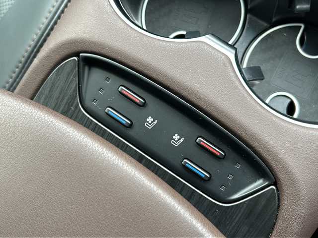 トヨタ ハリアー Z レザーパッケージ 三重県 2021(令3)年 4万km プレシャスブラックパール 登録時40093km/禁煙車/純正ナビ(AM/FM/フルセグ/AppleCarPlay/AndroidAuto/Bluetooth)/BSM/前席シートヒーター/前席シートクーラー/前席パワーシート/レザーシート/JBL/電動リアゲート/全方位カメラ/ステアリングヒーター/ETC2.0/ドライブレコーダー/デジタルインナーミラー/シートメモリ機能/LED/オートライト/オートハイビーム/前後ソナー/純正ラゲージマット/レーダークルーズコントロール/衝突軽減システム/横滑り防止装置/プッシュスタート/スマートキー×2
