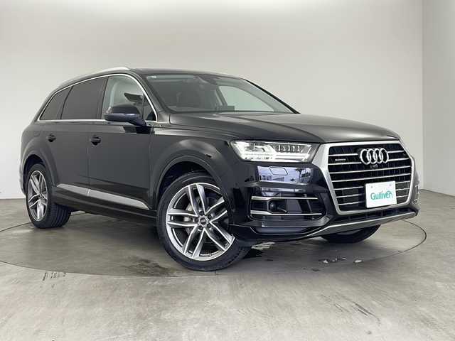 アウディ Ｑ７ 2．0TFSIクワトロ 兵庫県 2016(平28)年 5.9万km 黒 ・純正メモリナビ/・ビルドインETC/・前方ドライブレコーダー/・ビルドインETC/・全方位カメラ/・レーダークルーズコントロール/・ダウンヒルアシストコントロール/・アイドリングストップ/・パーキングアシスト/・クリアランスソナー/・電動パーキングブレーキ/・オートホールド/・パドルシフト/・レザーシート/・シートヒーター（D席＋N席）/・スカイルーフ/・LEDオートライト/・純正21インチアルミホイール/・後席モニター/・衝突被害軽減システム/・横滑り防止装置/・盗難防止装置/・スマートキー/・プッシュスタートボタン