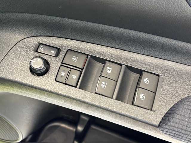 トヨタ シエンタ G 埼玉県 2017(平29)年 3.6万km エアーイエロー 純正ＳＤナビ　/両側電動ドア　/ＴＲＤエアロ　/禁煙車　/Ｂｌｕｅｔｏｏｔｈ　/７人乗り　/衝突軽減　/レーンキープ　/ＬＥＤヘッドライト　/バックカメラ　/フルセグＴＶ　/スペアキー有り