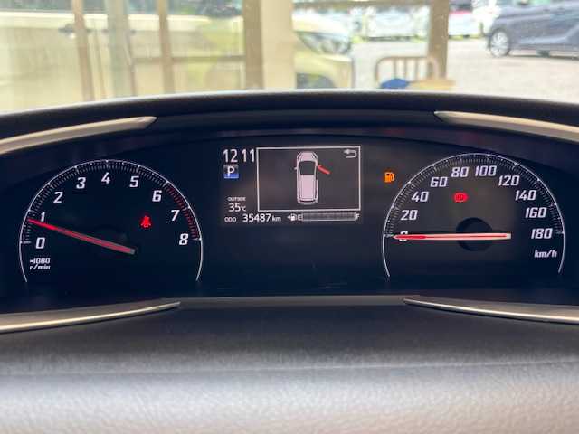 トヨタ シエンタ G 埼玉県 2017(平29)年 3.6万km エアーイエロー 純正ＳＤナビ　/両側電動ドア　/ＴＲＤエアロ　/禁煙車　/Ｂｌｕｅｔｏｏｔｈ　/７人乗り　/衝突軽減　/レーンキープ　/ＬＥＤヘッドライト　/バックカメラ　/フルセグＴＶ　/スペアキー有り