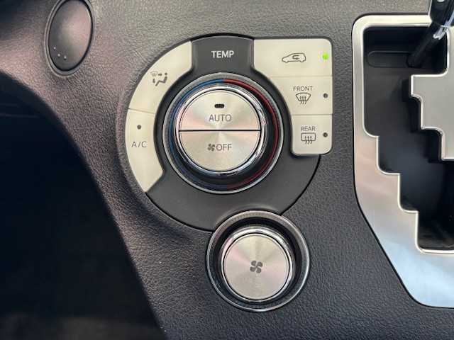 トヨタ シエンタ G 埼玉県 2017(平29)年 3.6万km エアーイエロー 純正ＳＤナビ　/両側電動ドア　/ＴＲＤエアロ　/禁煙車　/Ｂｌｕｅｔｏｏｔｈ　/７人乗り　/衝突軽減　/レーンキープ　/ＬＥＤヘッドライト　/バックカメラ　/フルセグＴＶ　/スペアキー有り
