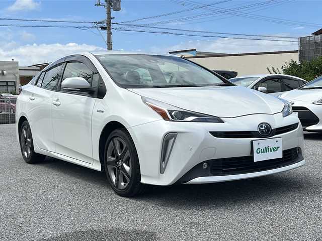 トヨタ プリウス S ツーリングセレクション 沖縄県 2019(令1)年 4.1万km ホワイトパールクリスタルシャイン ワンオーナー/純正９型ナビ/（ＡＭ／ＦＭ／ＣＤ／ＤＶＤ／ＢＴ）/フルセグＴＶ/バックモニター/トヨタセーフティーセンス/クルコン/シートヒーター/オートライト/ＥＴＣ/純正１７ＡＷ/スマートキー/ドラレコ/純正フロアマット