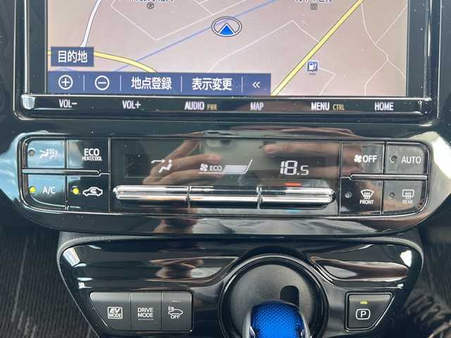 トヨタ プリウス S ツーリングセレクション 沖縄県 2019(令1)年 4.1万km ホワイトパールクリスタルシャイン ワンオーナー/純正９型ナビ/（ＡＭ／ＦＭ／ＣＤ／ＤＶＤ／ＢＴ）/フルセグＴＶ/バックモニター/トヨタセーフティーセンス/クルコン/シートヒーター/オートライト/ＥＴＣ/純正１７ＡＷ/スマートキー/ドラレコ/純正フロアマット