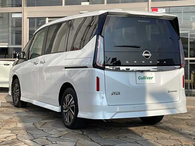 日産 セレナ e－パワー ハイウェイスター V 静岡県 2025(令7)年 0.1千km プリズムホワイト 純正メモリナビ/・フルセグＴＶ/・Bluetooth/・USB/・AM/・FM/主要装備/・両側パワスラ/・ハンズフリー機能/・置くだけ充電/・プロパイロット/・衝突軽減/・レーンキープ/・追従クルコン/・コーナーセンサー前後/・BSM/・ビルトインＥＴＣ2.0/・純正ドラレコ/・デジタルインナーミラー/・電動パーキングブレーキ/・オートホールド/・LEDヘッドライト/・オートハイビーム/・フォグランプ