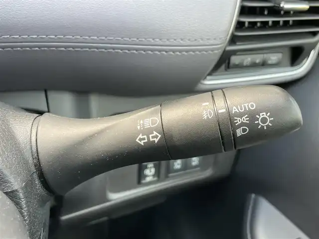 日産 セレナ e－パワー ハイウェイスター V 千葉県 2021(令3)年 4万km ブリリアントホワイトパール 2トーン プロパイロット/　衝突軽減ブレーキ/レーンキープアシスト/　レーダークルーズコントロール/オートハイビーム/　クリアランスソナー/ブラインドスポットモニター/純正１０インチナビ【MM-520D】/　フルセグ/BT/BD/DVD/CD/USB/MSV/アラウンドビューモニター/ステアリングスイッチ/デジタルインナーミラー/ＥＴＣ/両側パワースライドドア/ハンズフリーパワースライドドア/前席シートヒーター/ステアリングヒーター/LEDヘッドライト/オートライト/フォグライト/電動パーキングブレーキ/ブレーキホールド/スマートキー/プッシュスタート/フロアマット/サイドバイザー/純正15インチAW/社外ホイールスタットレスタイヤ付