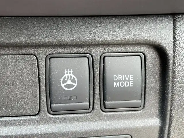 日産 セレナ e－パワー ハイウェイスター V 千葉県 2021(令3)年 4万km ブリリアントホワイトパール 2トーン プロパイロット/　衝突軽減ブレーキ/レーンキープアシスト/　レーダークルーズコントロール/オートハイビーム/　クリアランスソナー/ブラインドスポットモニター/純正１０インチナビ【MM-520D】/　フルセグ/BT/BD/DVD/CD/USB/MSV/アラウンドビューモニター/ステアリングスイッチ/デジタルインナーミラー/ＥＴＣ/両側パワースライドドア/ハンズフリーパワースライドドア/前席シートヒーター/ステアリングヒーター/LEDヘッドライト/オートライト/フォグライト/電動パーキングブレーキ/ブレーキホールド/スマートキー/プッシュスタート/フロアマット/サイドバイザー/純正15インチAW/社外ホイールスタットレスタイヤ付