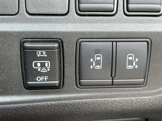 日産 セレナ e－パワー ハイウェイスター V 千葉県 2021(令3)年 4万km ブリリアントホワイトパール 2トーン プロパイロット/　衝突軽減ブレーキ/レーンキープアシスト/　レーダークルーズコントロール/オートハイビーム/　クリアランスソナー/ブラインドスポットモニター/純正１０インチナビ【MM-520D】/　フルセグ/BT/BD/DVD/CD/USB/MSV/アラウンドビューモニター/ステアリングスイッチ/デジタルインナーミラー/ＥＴＣ/両側パワースライドドア/ハンズフリーパワースライドドア/前席シートヒーター/ステアリングヒーター/LEDヘッドライト/オートライト/フォグライト/電動パーキングブレーキ/ブレーキホールド/スマートキー/プッシュスタート/フロアマット/サイドバイザー/純正15インチAW/社外ホイールスタットレスタイヤ付