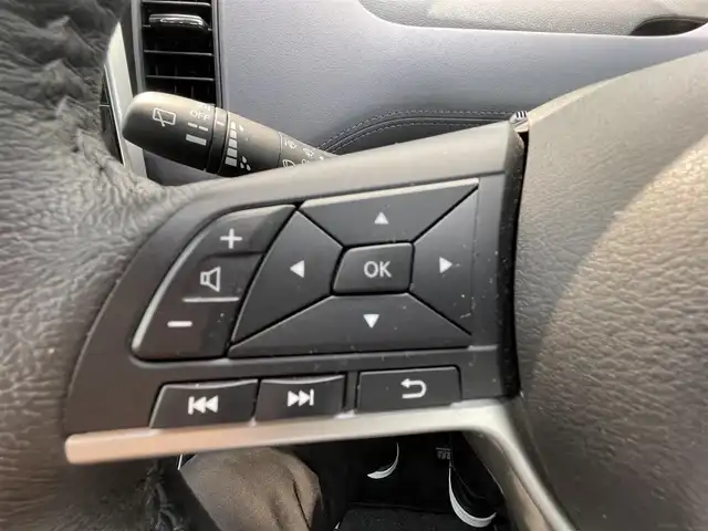 日産 セレナ e－パワー ハイウェイスター V 千葉県 2021(令3)年 4万km ブリリアントホワイトパール 2トーン プロパイロット/　衝突軽減ブレーキ/レーンキープアシスト/　レーダークルーズコントロール/オートハイビーム/　クリアランスソナー/ブラインドスポットモニター/純正１０インチナビ【MM-520D】/　フルセグ/BT/BD/DVD/CD/USB/MSV/アラウンドビューモニター/ステアリングスイッチ/デジタルインナーミラー/ＥＴＣ/両側パワースライドドア/ハンズフリーパワースライドドア/前席シートヒーター/ステアリングヒーター/LEDヘッドライト/オートライト/フォグライト/電動パーキングブレーキ/ブレーキホールド/スマートキー/プッシュスタート/フロアマット/サイドバイザー/純正15インチAW/社外ホイールスタットレスタイヤ付