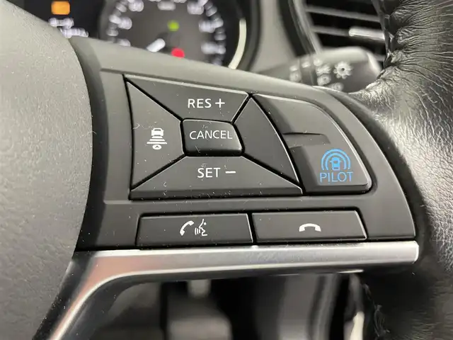 日産 エクストレイル ハイブリッド 20Xi 富山県 2018(平30)年 3.6万km ダイヤモンドブラック 純正ナビ（AM/FM/DVD/BT/フルセグ）/全方位カメラ/ドライブレコーダー/ETC/レザーシート/デジタルインナーミラー/オートホールド付電子パーキング/衝突被害軽減システム/レーダークルーズコントロール/レーンキープアシスト/コーナーセンサー/横滑り防止装置/アイドリングストップ/純正アルミホイール/純正フロアマット/オートLEDライト/革巻きステアリング/ステアリングスイッチ/スマートキー/スペアキー