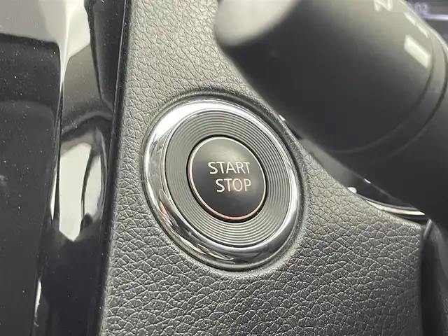 日産 エクストレイル ハイブリッド 20Xi 富山県 2018(平30)年 3.6万km ダイヤモンドブラック 純正ナビ（AM/FM/DVD/BT/フルセグ）/全方位カメラ/ドライブレコーダー/ETC/レザーシート/デジタルインナーミラー/オートホールド付電子パーキング/衝突被害軽減システム/レーダークルーズコントロール/レーンキープアシスト/コーナーセンサー/横滑り防止装置/アイドリングストップ/純正アルミホイール/純正フロアマット/オートLEDライト/革巻きステアリング/ステアリングスイッチ/スマートキー/スペアキー