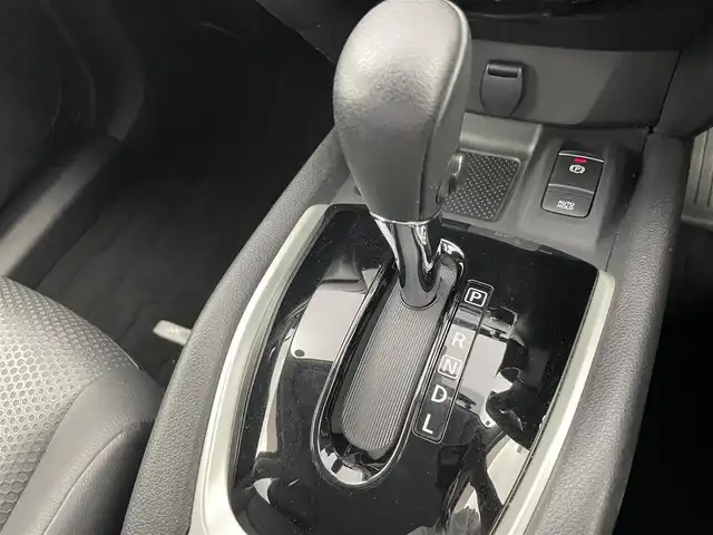 日産 エクストレイル ハイブリッド 20Xi 富山県 2018(平30)年 3.6万km ダイヤモンドブラック 純正ナビ（AM/FM/DVD/BT/フルセグ）/全方位カメラ/ドライブレコーダー/ETC/レザーシート/デジタルインナーミラー/オートホールド付電子パーキング/衝突被害軽減システム/レーダークルーズコントロール/レーンキープアシスト/コーナーセンサー/横滑り防止装置/アイドリングストップ/純正アルミホイール/純正フロアマット/オートLEDライト/革巻きステアリング/ステアリングスイッチ/スマートキー/スペアキー