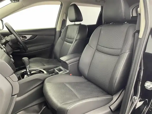 日産 エクストレイル ハイブリッド 20Xi 富山県 2018(平30)年 3.6万km ダイヤモンドブラック 純正ナビ（AM/FM/DVD/BT/フルセグ）/全方位カメラ/ドライブレコーダー/ETC/レザーシート/デジタルインナーミラー/オートホールド付電子パーキング/衝突被害軽減システム/レーダークルーズコントロール/レーンキープアシスト/コーナーセンサー/横滑り防止装置/アイドリングストップ/純正アルミホイール/純正フロアマット/オートLEDライト/革巻きステアリング/ステアリングスイッチ/スマートキー/スペアキー