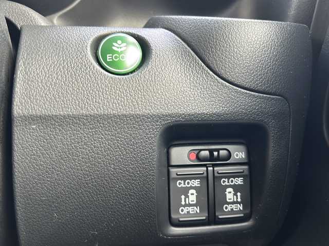 ホンダ Ｎ ＢＯＸ G SSパッケージ 秋田県 2015(平27)年 7.4万km プレミアムホワイトパールⅡ 社外SDナビ/社外CD、DVD、BT、フルセグ/バックカメラ/純正15インチアルミ/４WD/ETC/スペアキー