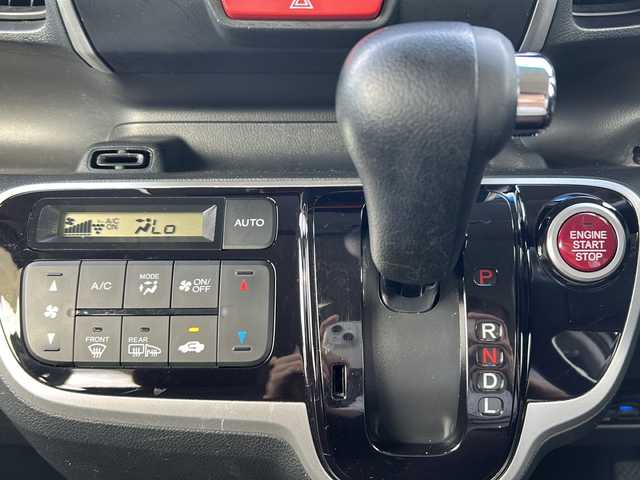 ホンダ Ｎ ＢＯＸ G SSパッケージ 秋田県 2015(平27)年 7.4万km プレミアムホワイトパールⅡ 社外SDナビ/社外CD、DVD、BT、フルセグ/バックカメラ/純正15インチアルミ/４WD/ETC/スペアキー