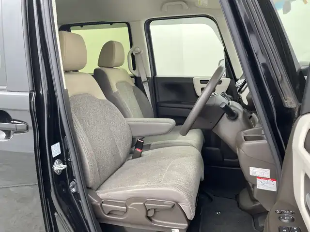 ホンダ Ｎ ＢＯＸ L 群馬県 2023(令5)年 1.5万km クリスタルブラックパール ケンウッドナビ/シートヒーター/ETC/バックカメラ/片側パワースライドドア/レーダークルーズコントロール/コーナーセンサー/前後ドライブレコーダー/衝突被害軽減システム/プッシュスタート/スマートキー/純正フロアマット/横滑り防止装置/盗難防止装置/レーンキープアシスト/オートライト