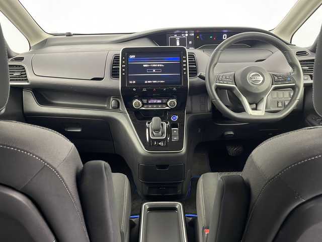 日産 セレナ e－パワー ハイウェイスター V 埼玉県 2020(令2)年 4.9万km ダイヤモンドブラック 純正ナビ/全方位カメラ/前方ドライブレコーダー/両側パワースライドドア/後席モニター/ビルトインETC/ブラインドスポットモニター/オートブレーキホールド/ステアリングリモコン/プッシュスタート/コーナーセンサー/衝突軽減ブレーキ/レーンキープアシスト/盗難防止装置/横滑り防止装置/プリクラッシュセーフティ/ロールサンシェード/純正フロアマット/オートライト/フロントフォグランプ/ウィンカーミラー/純正ドアバイザー/純正アルミホイール/フロント・サイドエアロ
