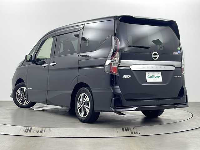 日産 セレナ e－パワー ハイウェイスター V 埼玉県 2020(令2)年 4.9万km ダイヤモンドブラック 純正ナビ/全方位カメラ/前方ドライブレコーダー/両側パワースライドドア/後席モニター/ビルトインETC/ブラインドスポットモニター/オートブレーキホールド/ステアリングリモコン/プッシュスタート/コーナーセンサー/衝突軽減ブレーキ/レーンキープアシスト/盗難防止装置/横滑り防止装置/プリクラッシュセーフティ/ロールサンシェード/純正フロアマット/オートライト/フロントフォグランプ/ウィンカーミラー/純正ドアバイザー/純正アルミホイール/フロント・サイドエアロ