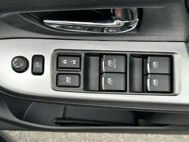 スバル インプレッサ ＸＶ 2．0i－L アイサイト 栃木県 2015(平27)年 6.5万km クリスタルブラックシリカ アイサイト/純正ナビ/フルセグTV/DVD/Bluetooth/バックカメラ/ETC/レーダークルーズコントロール/スマートキー/プッシュスタート/パドルシフト/アルミフットペダル/HIDヘッドライト/フォグランプ/オートライト/アイドリングストップ/ルーフレール/純正17インチAW