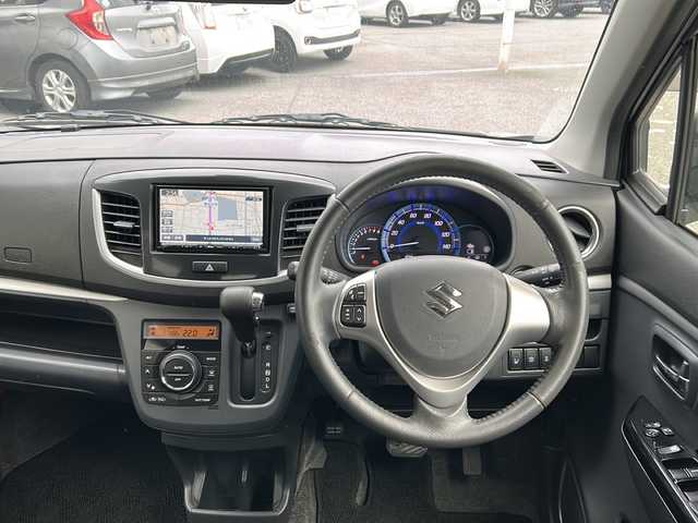 スズキ ワゴンＲ スティングレー X 兵庫県 2015(平27)年 6.4万km スチールシルバーM 保証書・取説・有/社外SDメモリナビ（FM/AM/フルセグテレビ//CD/DVD/USB/VTR/Bluetooth）/ETC/片側シートヒーター/バックカメラ/衝突被害軽減ブレーキ/車線逸脱防止支援システム/アイドリングストップ/プッシュスタート/スマートキー×2/純正フロアマット/純正ドアバイザー/純正14インチアルミホイール
