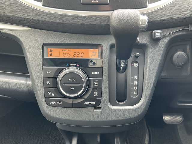 スズキ ワゴンＲ スティングレー X 兵庫県 2015(平27)年 6.4万km スチールシルバーM 保証書・取説・有/社外SDメモリナビ（FM/AM/フルセグテレビ//CD/DVD/USB/VTR/Bluetooth）/ETC/片側シートヒーター/バックカメラ/衝突被害軽減ブレーキ/車線逸脱防止支援システム/アイドリングストップ/プッシュスタート/スマートキー×2/純正フロアマット/純正ドアバイザー/純正14インチアルミホイール