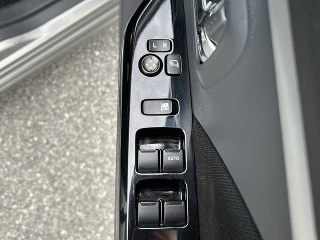 スズキ ワゴンＲ スティングレー X 兵庫県 2015(平27)年 6.4万km スチールシルバーM 保証書・取説・有/社外SDメモリナビ（FM/AM/フルセグテレビ//CD/DVD/USB/VTR/Bluetooth）/ETC/片側シートヒーター/バックカメラ/衝突被害軽減ブレーキ/車線逸脱防止支援システム/アイドリングストップ/プッシュスタート/スマートキー×2/純正フロアマット/純正ドアバイザー/純正14インチアルミホイール