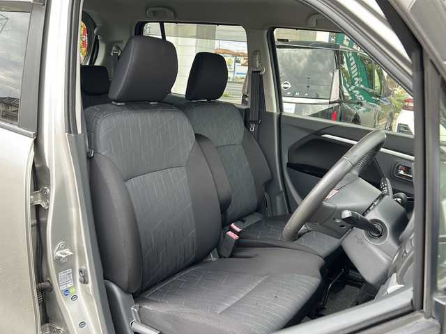 スズキ ワゴンＲ スティングレー X 兵庫県 2015(平27)年 6.4万km スチールシルバーM 保証書・取説・有/社外SDメモリナビ（FM/AM/フルセグテレビ//CD/DVD/USB/VTR/Bluetooth）/ETC/片側シートヒーター/バックカメラ/衝突被害軽減ブレーキ/車線逸脱防止支援システム/アイドリングストップ/プッシュスタート/スマートキー×2/純正フロアマット/純正ドアバイザー/純正14インチアルミホイール