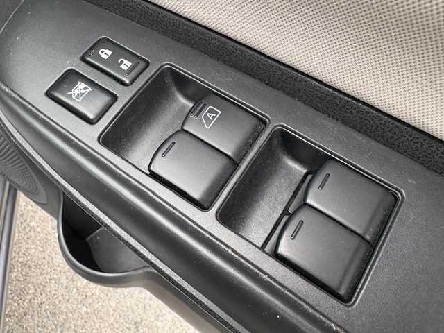 日産 ノート e－パワー X 大阪府 2017(平29)年 9.5万km ガンＭ 純正ナビ/フルセグ/アラウンドビューモニター/エマージェンシーブレーキ/車線逸脱警報/ソナー/LEDヘッドライト/ドライブレコーダー/ETC/純正アルミホイール/スマートキー×2