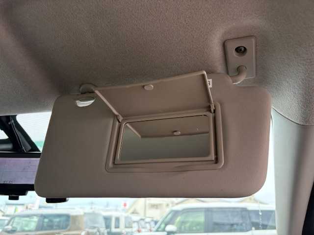 日産 ノート e－パワー X 大阪府 2017(平29)年 9.5万km ガンＭ 純正ナビ/フルセグ/アラウンドビューモニター/エマージェンシーブレーキ/車線逸脱警報/ソナー/LEDヘッドライト/ドライブレコーダー/ETC/純正アルミホイール/スマートキー×2