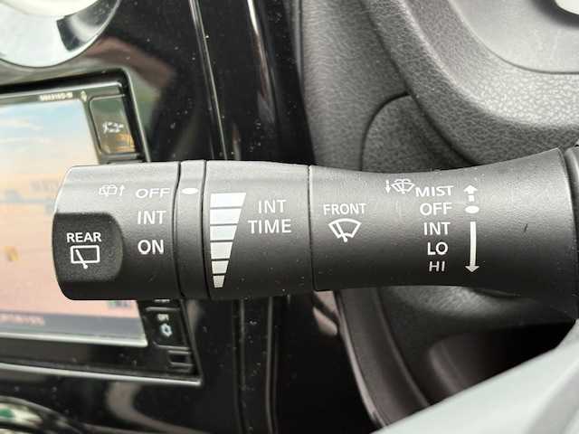 日産 ノート e－パワー X 大阪府 2017(平29)年 9.5万km ガンＭ 純正ナビ/フルセグ/アラウンドビューモニター/エマージェンシーブレーキ/車線逸脱警報/ソナー/LEDヘッドライト/ドライブレコーダー/ETC/純正アルミホイール/スマートキー×2