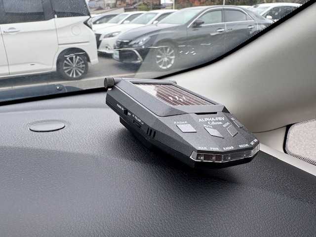 日産 ノート e－パワー X 大阪府 2017(平29)年 9.5万km ガンＭ 純正ナビ/フルセグ/アラウンドビューモニター/エマージェンシーブレーキ/車線逸脱警報/ソナー/LEDヘッドライト/ドライブレコーダー/ETC/純正アルミホイール/スマートキー×2