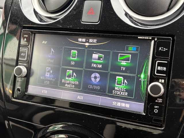 日産 ノート e－パワー X 大阪府 2017(平29)年 9.5万km ガンＭ 純正ナビ/フルセグ/アラウンドビューモニター/エマージェンシーブレーキ/車線逸脱警報/ソナー/LEDヘッドライト/ドライブレコーダー/ETC/純正アルミホイール/スマートキー×2