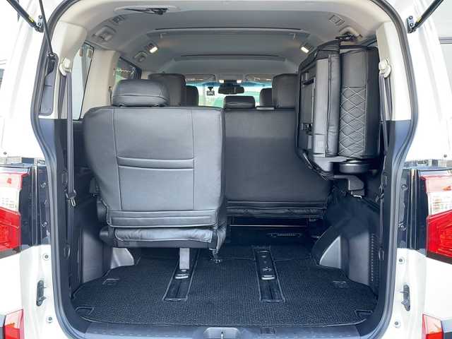 三菱 デリカＤ：５ ジャスパー 香川県 2023(令5)年 1.5万km ホワイトダイヤモントド/グラファイトグレーメタリック 三菱e-Assist/・衝突軽減ブレーキ/・車線逸脱警報/・アダプティブクルーズコントロール/・オートハイビームアシスト/・ブラインドスポットモニター/純正10.1型ナビ/【CD.DVD.USB.SD.BT】/フルセグTV/全方位カメラ　/リラックスルームイルミネーション/両側電動スライド　/パワーバックドア/パワーシート　/シートヒーター　/ハーフレザーシート/ハンドルヒーター　/パドルシフト　/革巻きステアリング　/ＬＥＤライト　/ＬＥＤフォグライト/電動パーキングブレーキ/オートホールド/ドライブレコーダー　/ETC/シートカバー/電動パーキングブレーキ