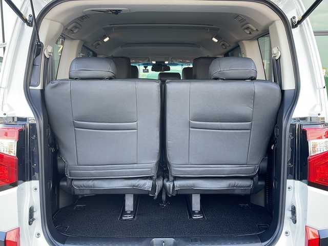 三菱 デリカＤ：５ ジャスパー 香川県 2023(令5)年 1.5万km ホワイトダイヤモントド/グラファイトグレーメタリック 三菱e-Assist/・衝突軽減ブレーキ/・車線逸脱警報/・アダプティブクルーズコントロール/・オートハイビームアシスト/・ブラインドスポットモニター/純正10.1型ナビ/【CD.DVD.USB.SD.BT】/フルセグTV/全方位カメラ　/リラックスルームイルミネーション/両側電動スライド　/パワーバックドア/パワーシート　/シートヒーター　/ハーフレザーシート/ハンドルヒーター　/パドルシフト　/革巻きステアリング　/ＬＥＤライト　/ＬＥＤフォグライト/電動パーキングブレーキ/オートホールド/ドライブレコーダー　/ETC/シートカバー/電動パーキングブレーキ