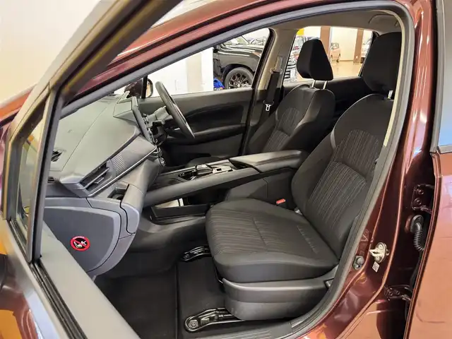 日産 ノート X 群馬県 2024(令6)年 3万km バーガンディー 安全性能/・エマージェンシーブレーキ/・プロパイロット/・ブラインドスポットモニター/・車線逸脱防止支援/・速度標識表示/・駐車支援/・後退時車両検知/純正9インチメモリナビ/　　BT/フルセグ/    USB/HDMI/FM/AM/    AppleCarPlay/AndroidAuto/アラウンドビューモニター/デジタルインナーミラー/オートLEDヘッドライト/オートブレーキホールド/電動パーキングブレーキ/スマートキー/置くだけ充電/ビルドインETC2.0