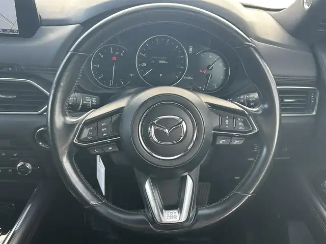 マツダ ＣＸ－８ XD Lパッケージ 熊本県 2018(平30)年 5.5万km ソウルレッドクリスタルM 純正ナビ/・AM/FM/CD/DVD/USB/AUX/BT/・フルセグTV/全周囲カメラ/・フロント/サイド/バック/アイドリングストップ/車間認知支援システム/スマートブレーキサポート/ブラインドスポットモニター/レーンキープアシストシステム/交通標識認識システム/ドライバーアテンションアラート/オートマチックハイビーム/アダプティブクルーズコントロール/ヘッドアップディスプレイ/前後コーナーセンサー/革巻きステアリング/・ステアリングリモコン/・ステアリングヒーター/レザーシート/・D/N席＋二列目シートヒーター/・D/N席エアシート/・D/N席パワーシート/・D席シートメモリー/BOSEサウンド/オートライト/・LEDライト/・フォグランプ/社外後席用モニター/パワーバックドア/電動格納ミラー/・ウィンカーミラー/前後ドライブレコーダー（ZDR-015）/電動サイドブレーキ/・オートホールドブレーキ/ETC/ルーフレール/ドアバイザー/純正フロアマット/純正アルミホイール/スマートキー/・スペアキー